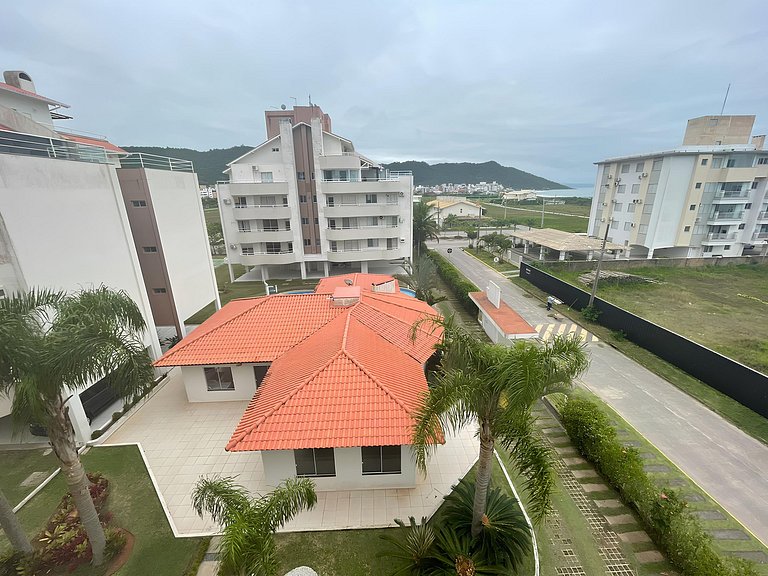 Cód 79 - Apto com hidromassagem e vista mar