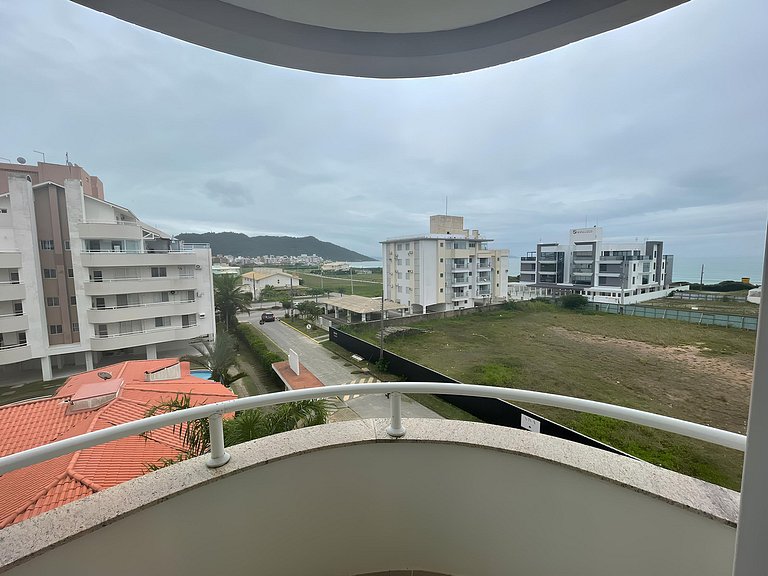 Cód 79 - Apto com hidromassagem e vista mar