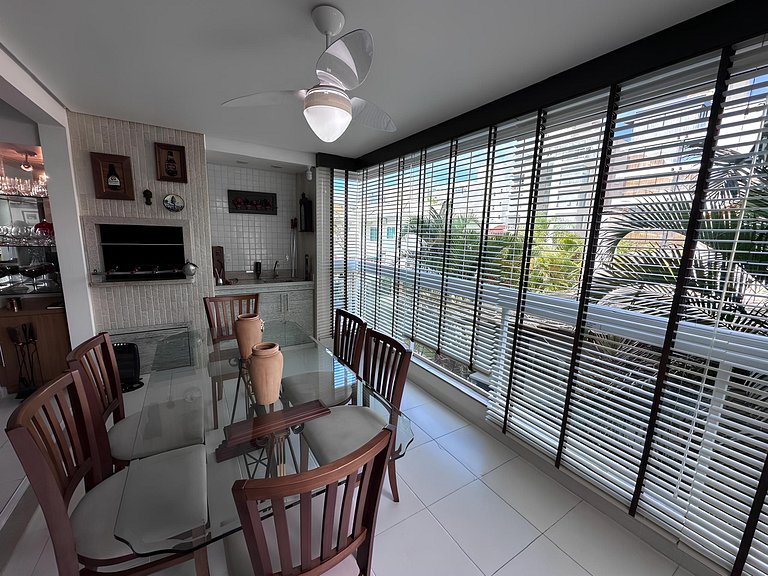 cód 81 - Apartamento de 3 dormitórios á 90m do mar.