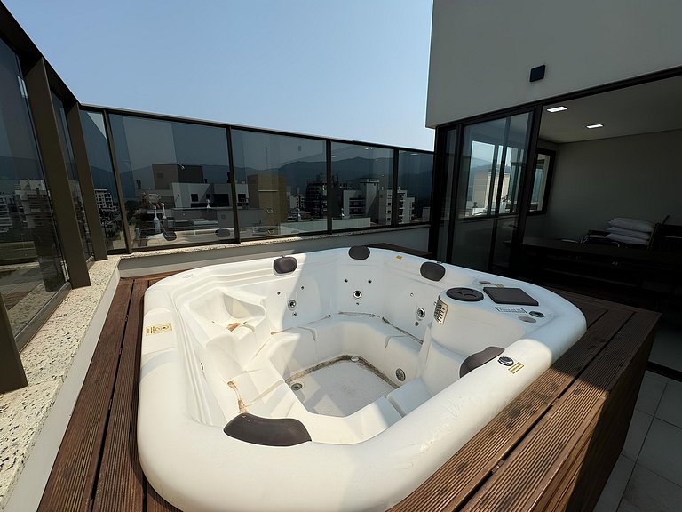 Cód 83 - Cobertura com jacuzzi
