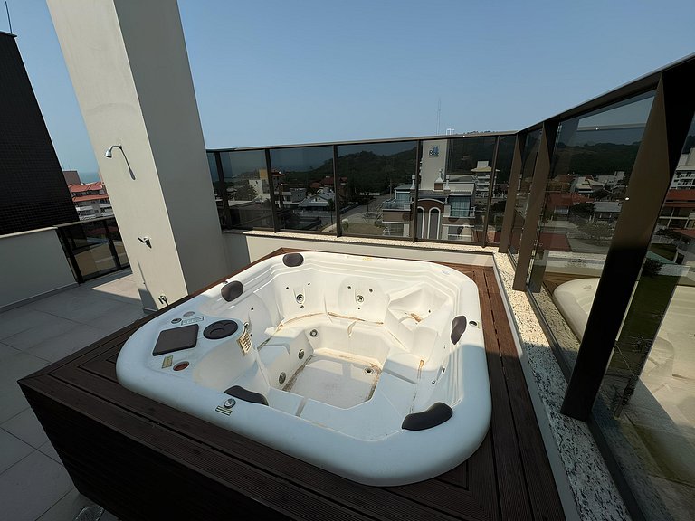 Cód 83 - Cobertura com jacuzzi