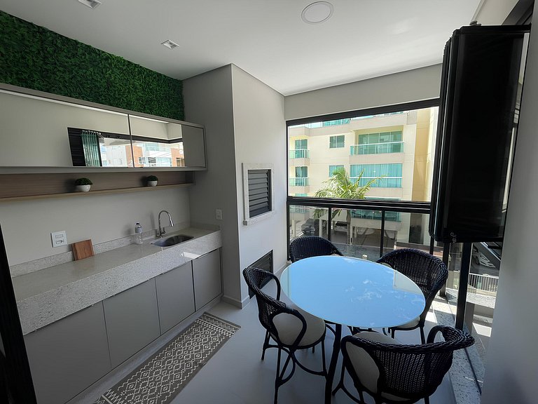 cód 84 - Apartamento á 280 m do mar com piscina