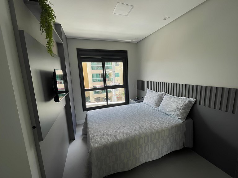 cód 84 - Apartamento á 280 m do mar com piscina