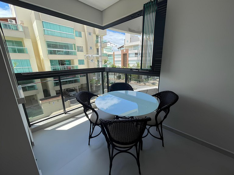cód 84 - Apartamento á 280 m do mar com piscina