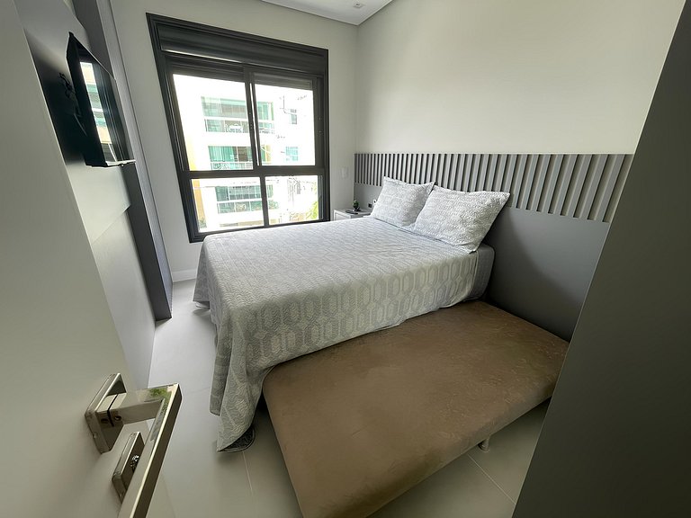 cód 84 - Apartamento á 280 m do mar com piscina