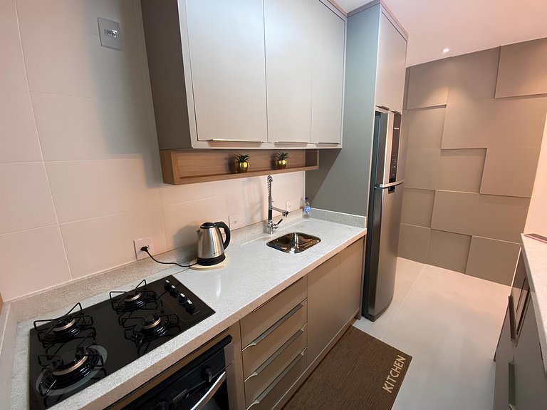 cód 84 - Apartamento á 280 m do mar com piscina
