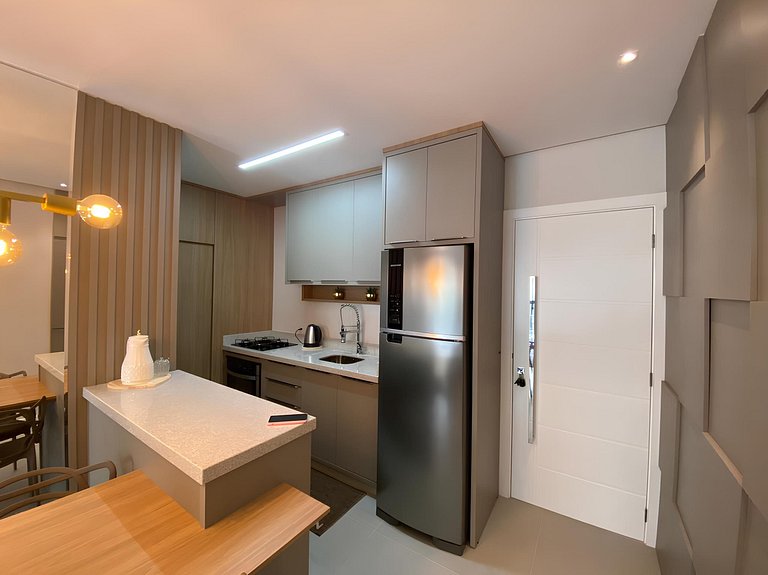 cód 84 - Apartamento á 280 m do mar com piscina
