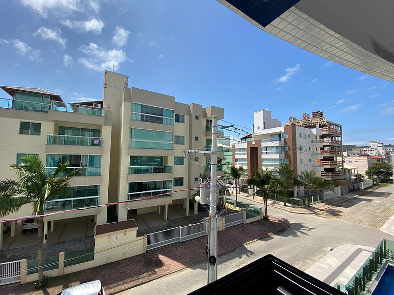 cód 84 - Apartamento á 280 m do mar com piscina