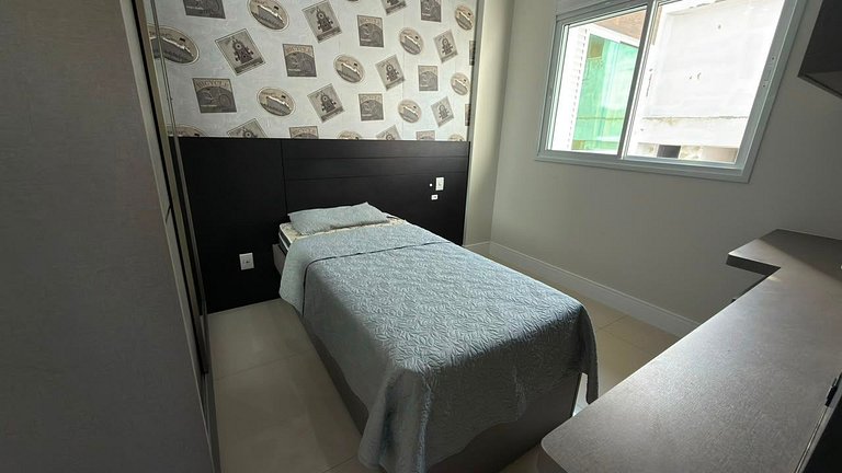Cód 14- belo apartamento a penas 100 metros do mar