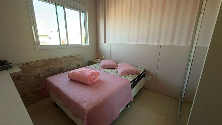Cód 14- belo apartamento a penas 100 metros do mar