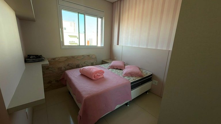 Cód 14- belo apartamento a penas 100 metros do mar
