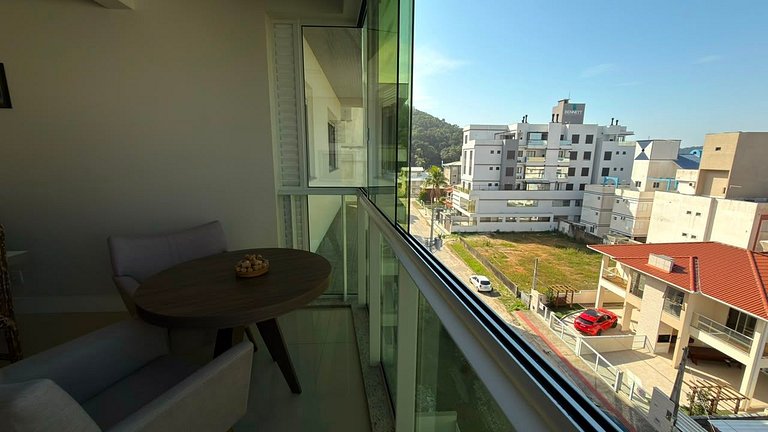 Cód 14- belo apartamento a penas 100 metros do mar