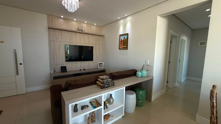 Cód 14- belo apartamento a penas 100 metros do mar