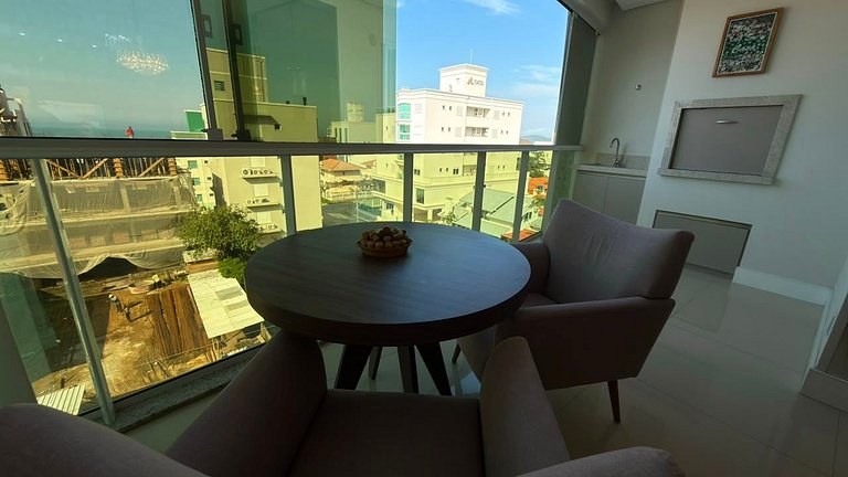 Cód 14- belo apartamento a penas 100 metros do mar