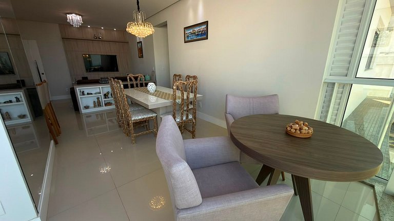 Cód 14- belo apartamento a penas 100 metros do mar