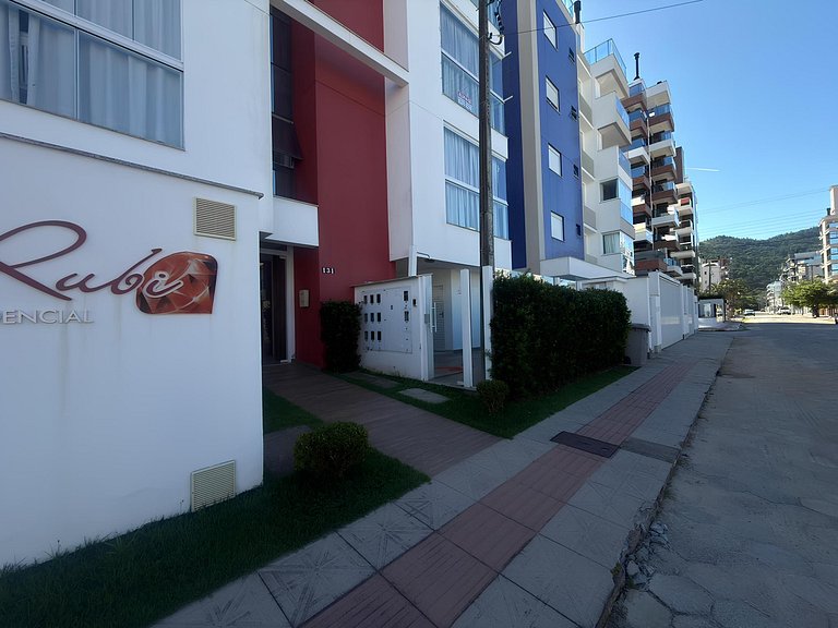 cód 89 - Cobertura a poucos passos da praia