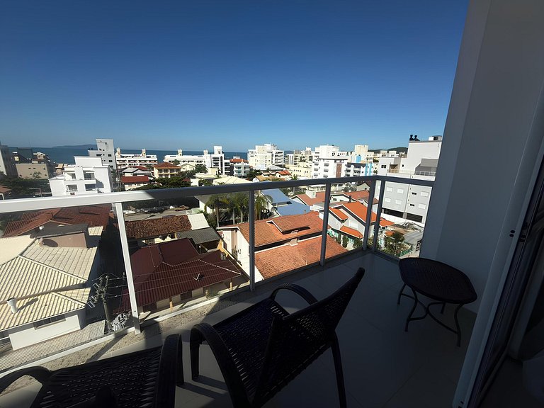 cód 89 - Cobertura a poucos passos da praia