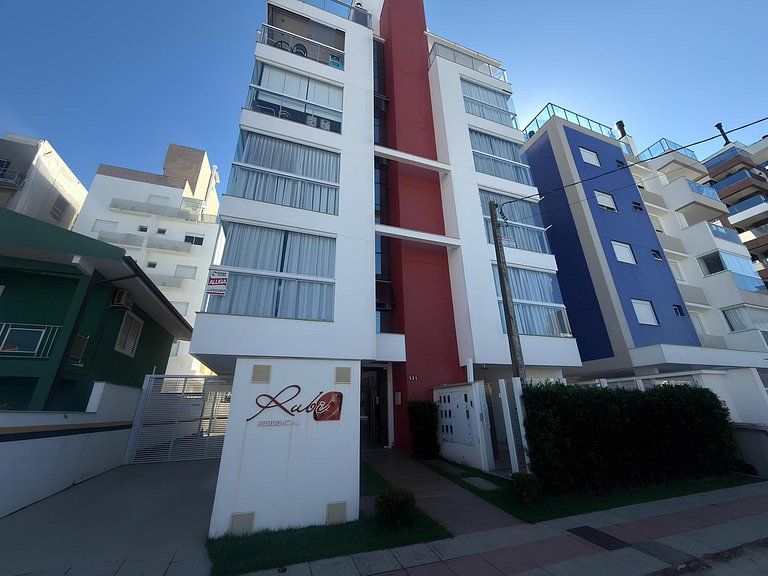 cód 89 - Cobertura a poucos passos da praia