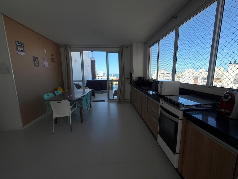 cód 89 - Cobertura a poucos passos da praia