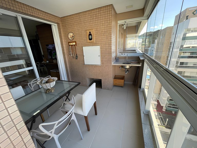 Cód 95 - Apartamento amplo e decorado