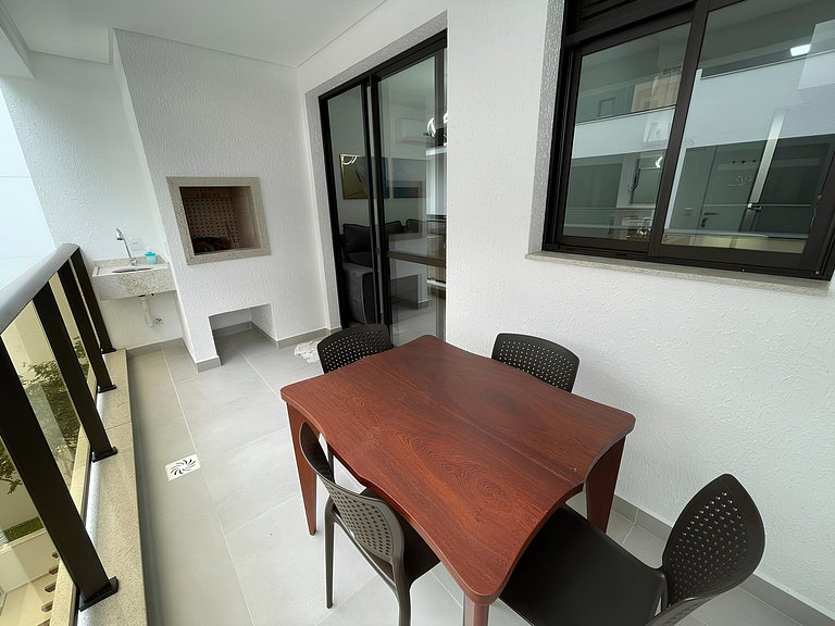 Cód 98 - Belissímo apartamento á 280m do mar