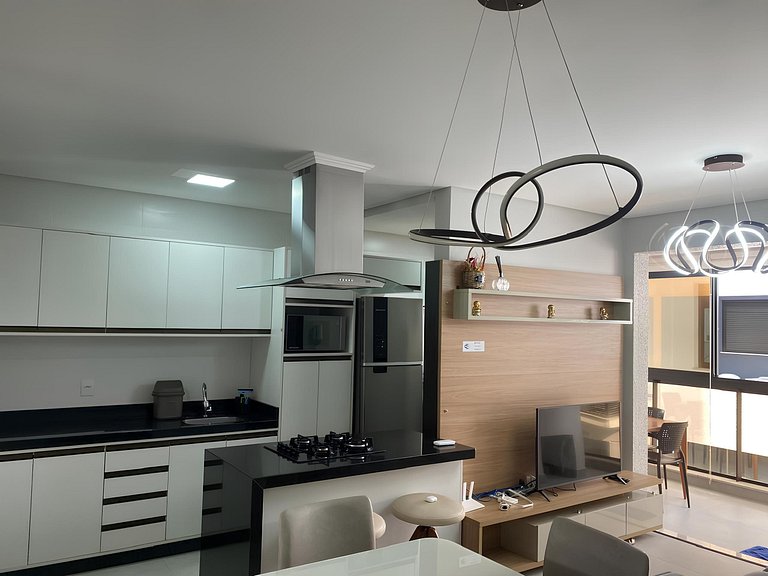 Cód 98 - Belissímo apartamento á 280m do mar