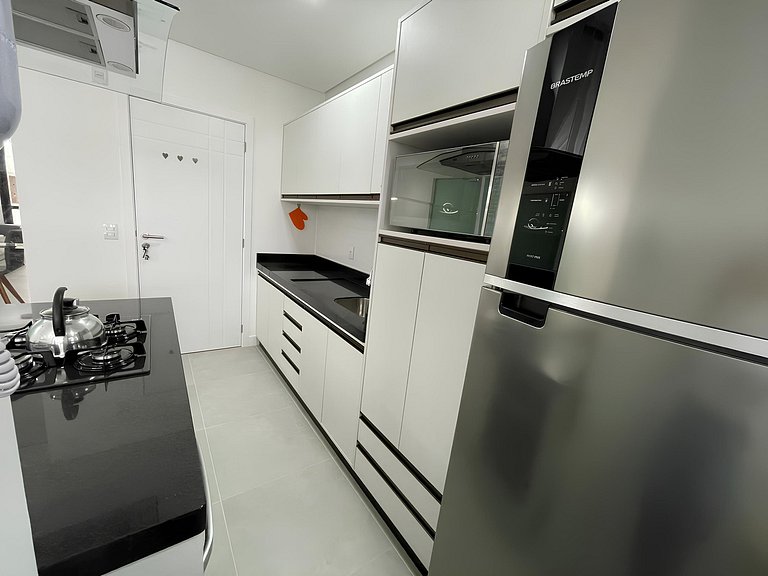 Cód 98 - Belissímo apartamento á 280m do mar