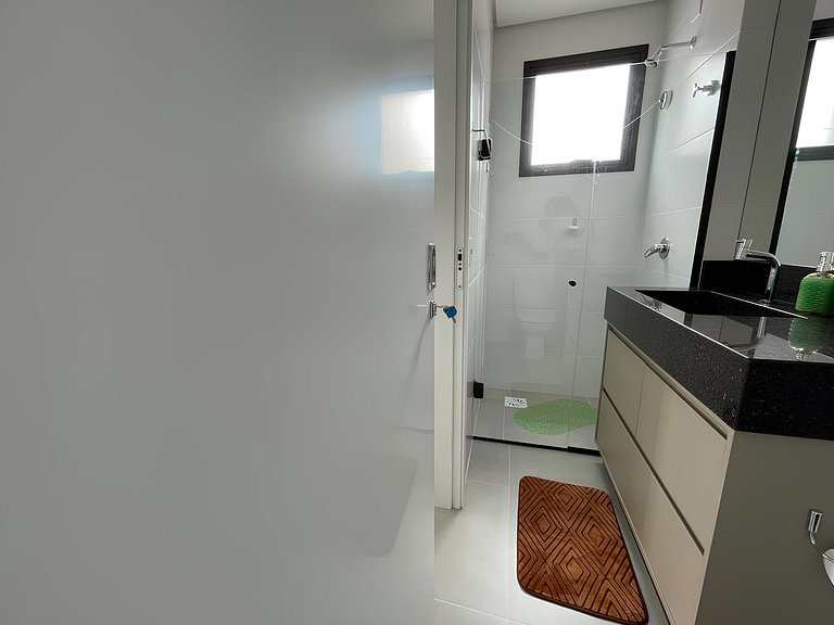 Cód 98 - Belissímo apartamento á 280m do mar