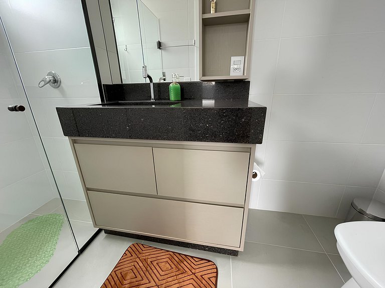 Cód 98 - Belissímo apartamento á 280m do mar