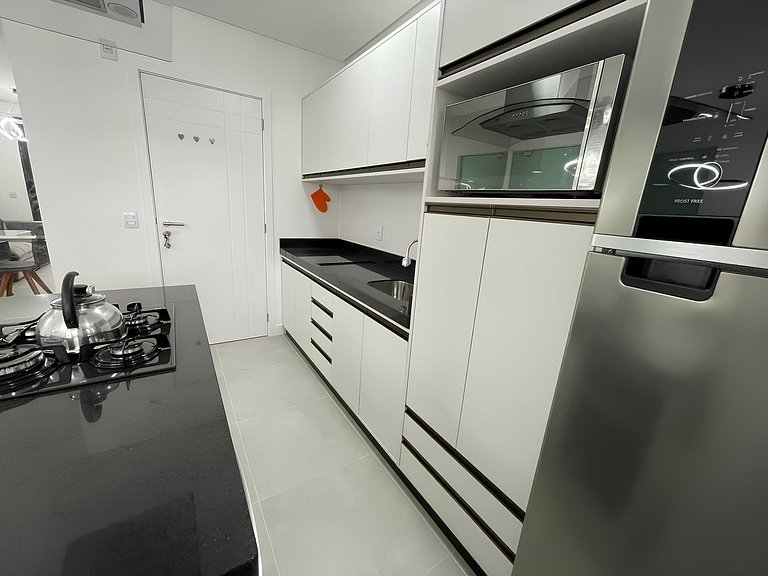 Cód 98 - Belissímo apartamento á 280m do mar