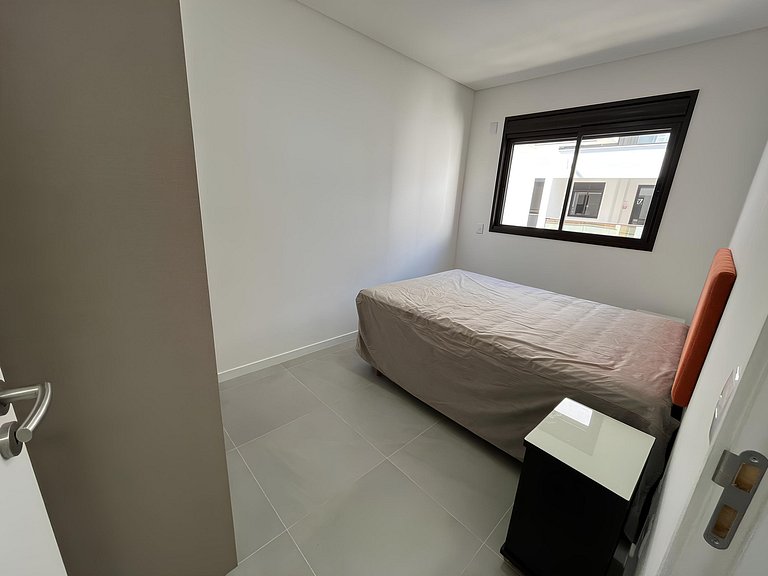 Cód 98 - Belissímo apartamento á 280m do mar