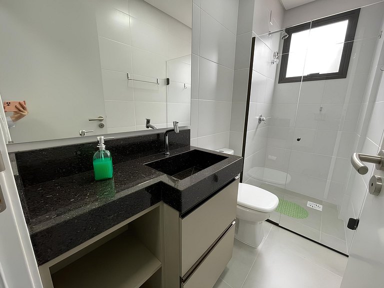 Cód 98 - Belissímo apartamento á 280m do mar