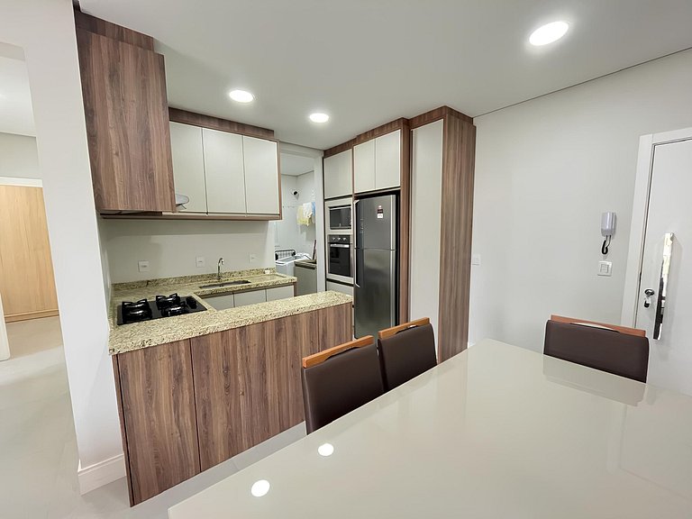 cód 99 - Excelente apartamento 100 metros da praia
