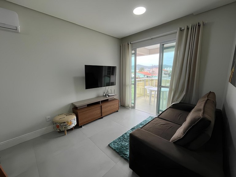 cód 99 - Excelente apartamento 100 metros da praia