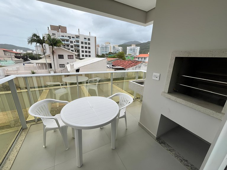 cód 99 - Excelente apartamento 100 metros da praia