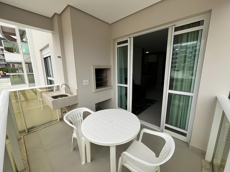 cód 99 - Excelente apartamento 100 metros da praia
