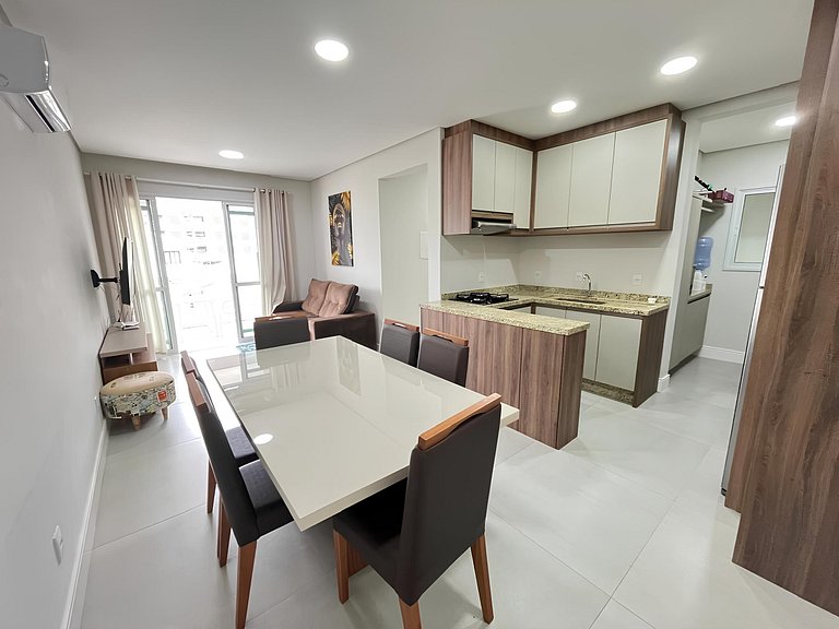 cód 99 - Excelente apartamento 100 metros da praia