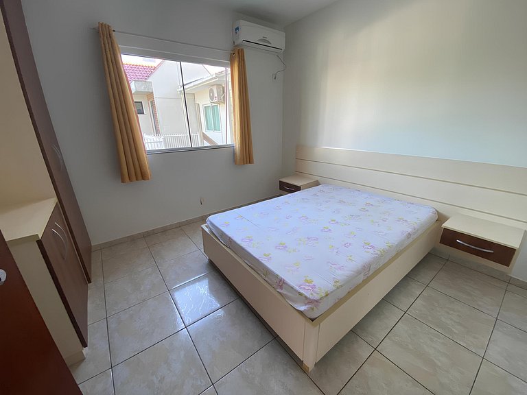 cód 101 - Apartamento á apenas 100m do mar!