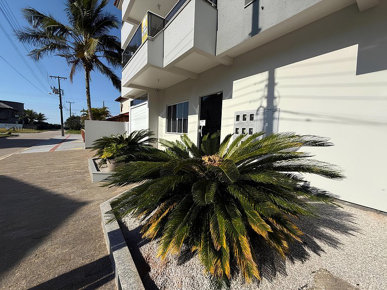 Cód 103 - Apto térreo a 50m do mar na Zona Sul