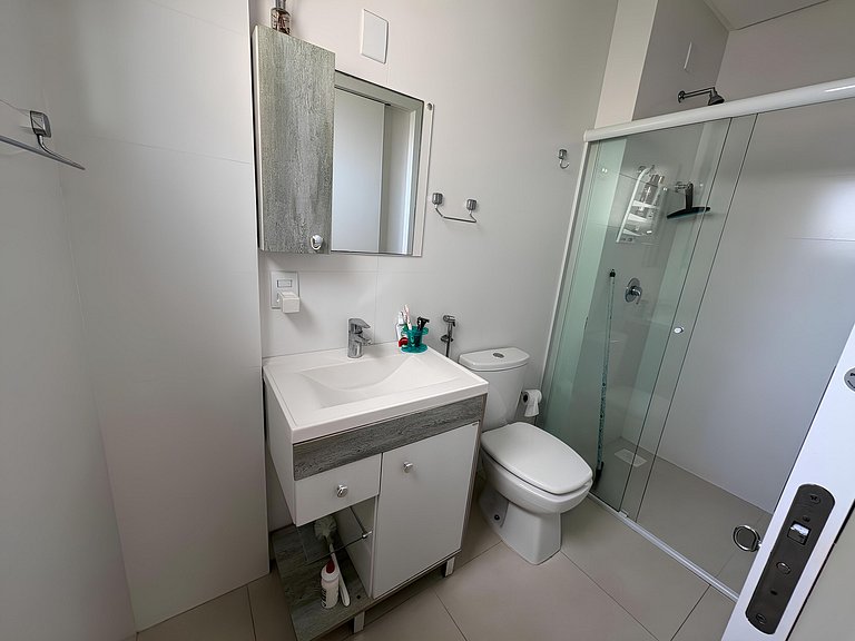 Cód 108 - Apartamento exuberante à 280 m do mar