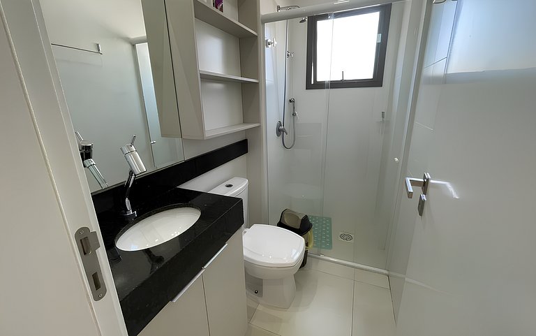 Cód 108 - Apartamento exuberante à 280 m do mar
