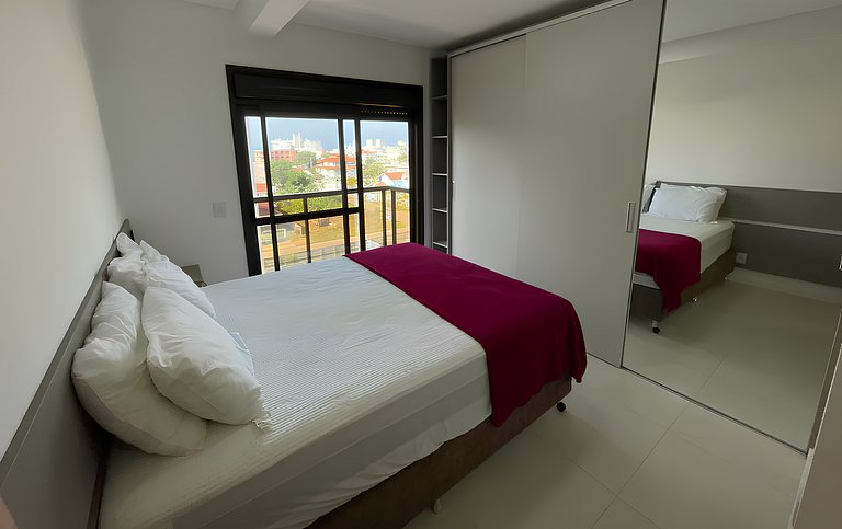 Cód 108 - Apartamento exuberante à 280 m do mar