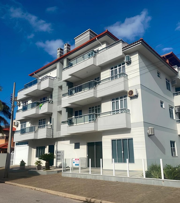 Cód 117 - Apartamento aconchegante a 50m do mar