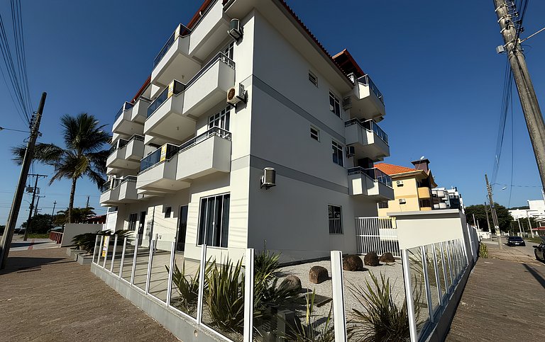 Cód 117 - Apartamento aconchegante a 50m do mar