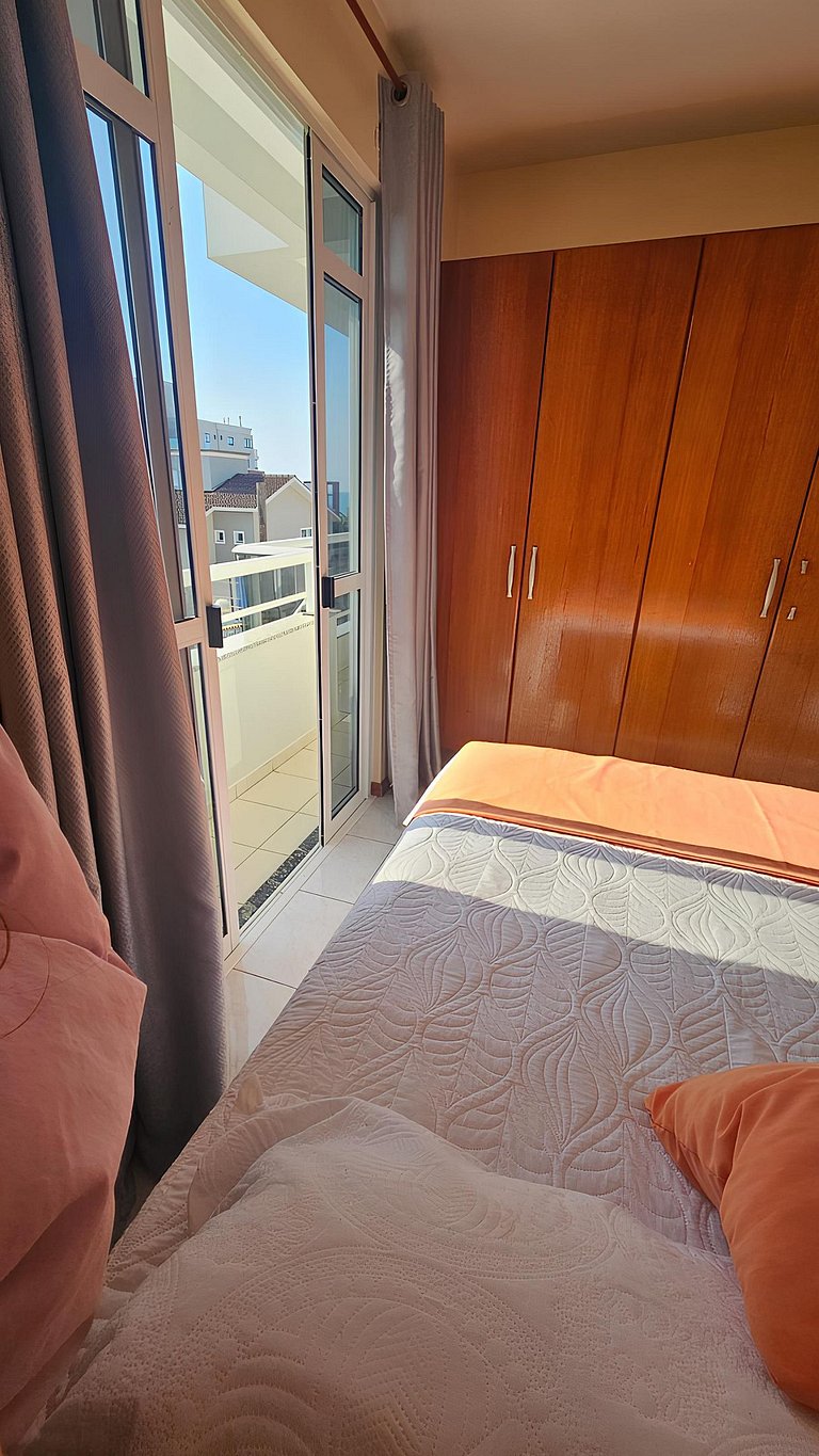 Cód 118- Apartamento á 50m do mar