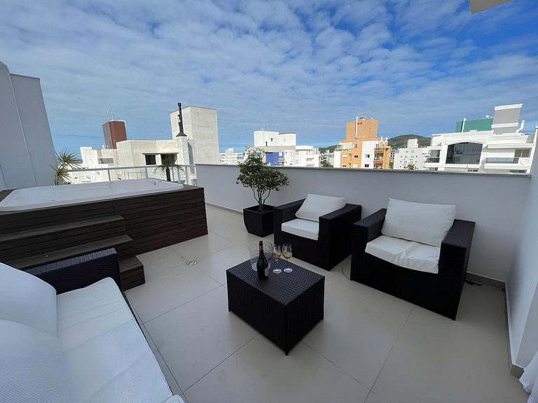 cód 122 - cobertura com jacuzzi próxima do mar!