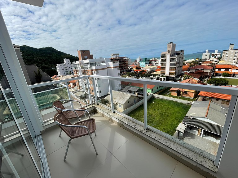 cód 122 - cobertura com jacuzzi próxima do mar!