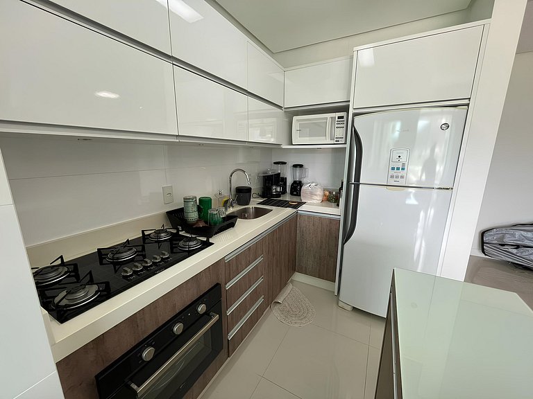cód 125 - Apartamento amplo, a 80 metros do mar