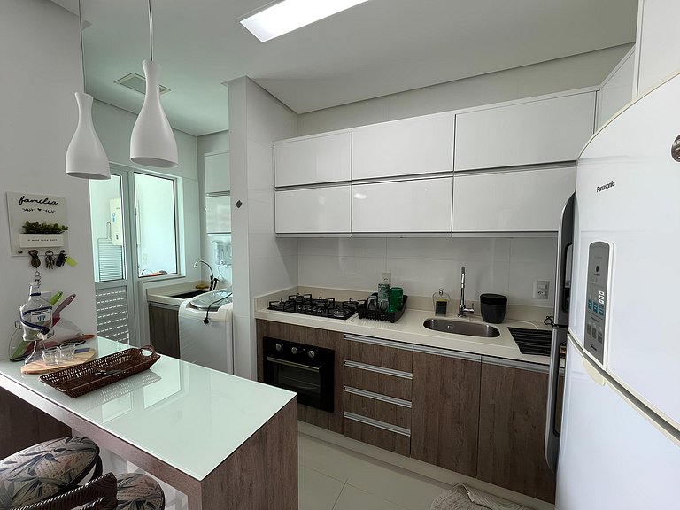 cód 125 - Apartamento amplo, a 80 metros do mar