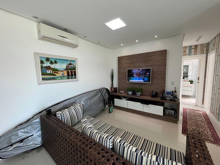 cód 125 - Apartamento amplo, a 80 metros do mar